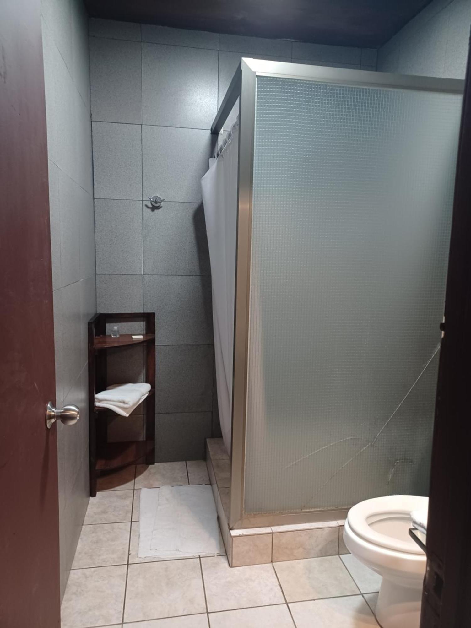 Charlys Place 圣萨尔瓦多 外观 照片